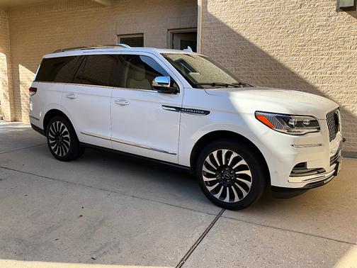 2022 Lincoln Navigator Black Label