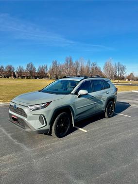 2022 Toyota RAV4 Hybrid XLE