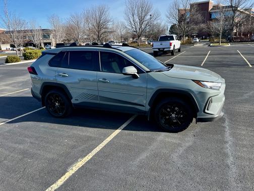 2022 Toyota RAV4 Hybrid XLE