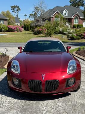 Red 2009 Pontiac Solstice GXP