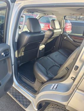 2011 Nissan Pathfinder LE