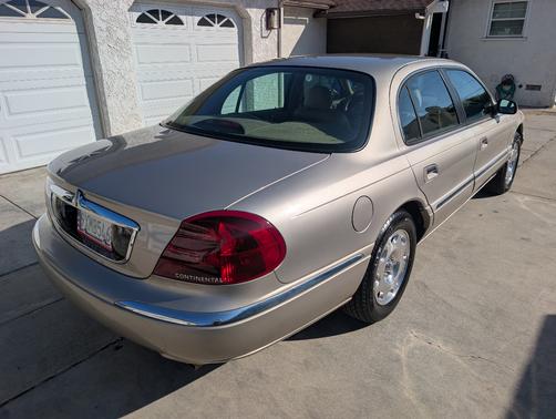 1999 Lincoln Continental Base