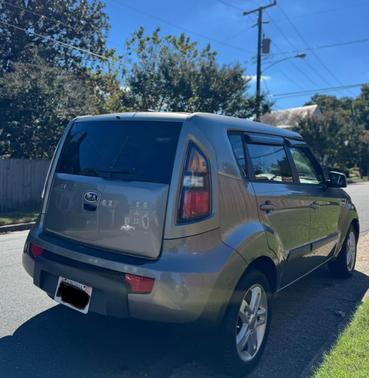 2011 Kia Soul +