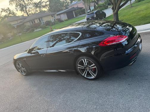 2014 Porsche Panamera Panamera 4S Executive