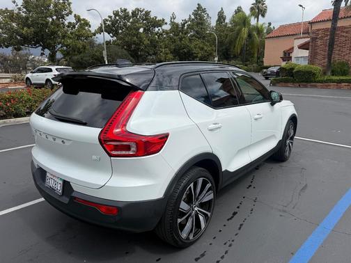White 2021 Volvo XC40 Recharge Pure Electric P8 R-Design