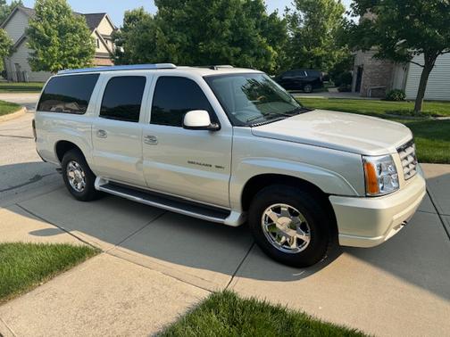 2004 Cadillac Escalade ESV Base