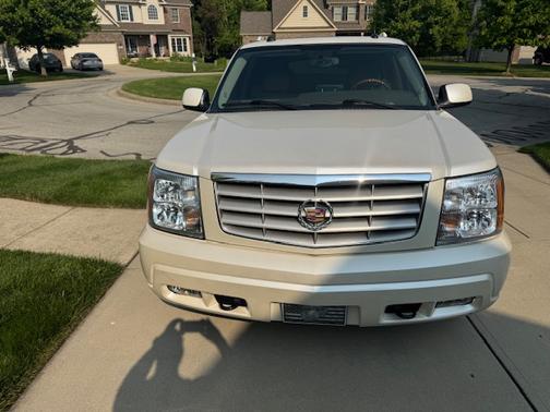 2004 Cadillac Escalade ESV Base