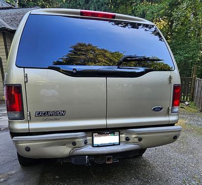 Gold 2005 Ford Excursion Limited