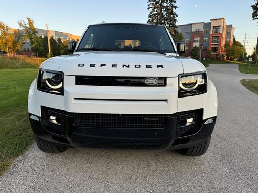 2023 Land Rover Defender X-Dynamic SE