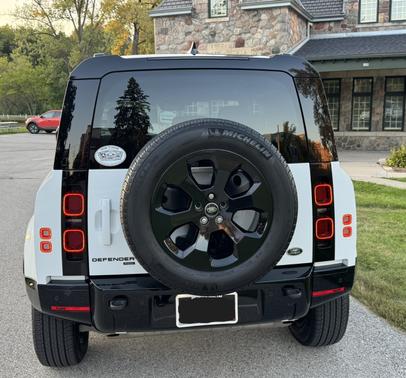 2023 Land Rover Defender X-Dynamic SE