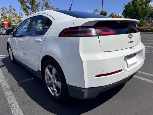 White 2013 Chevrolet Volt Base