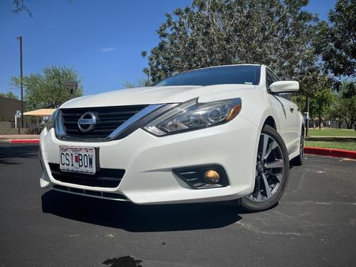 White 2017 Nissan Altima 2.5 SR