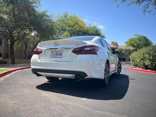 White 2017 Nissan Altima 2.5 SR