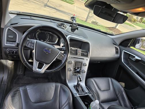 2017 Volvo XC60 T5 Dynamic