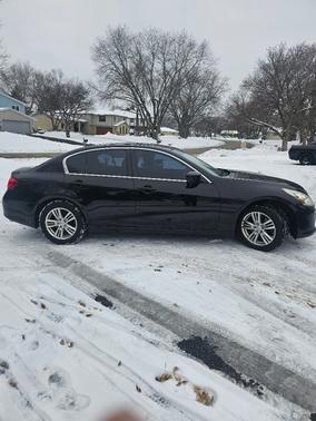 2012 INFINITI G37 x