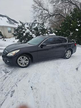 2012 INFINITI G37 x