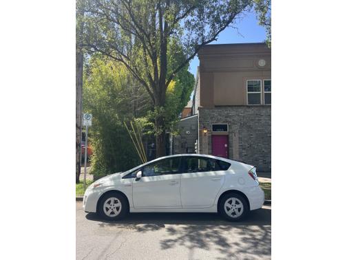 2011 Toyota Prius III