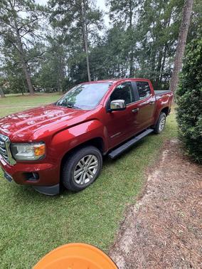 Red 2016 GMC Canyon SLT