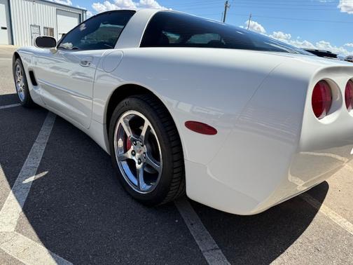 2003 Chevrolet Corvette Base