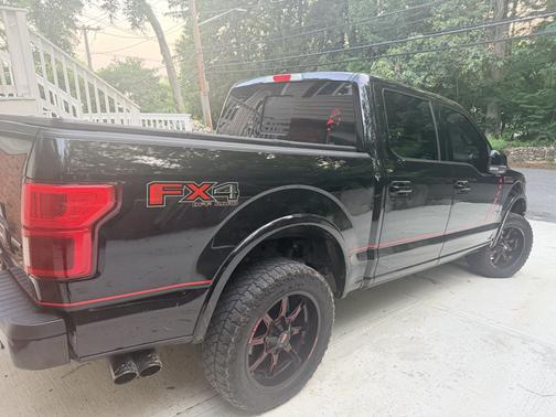 Black 2019 Ford F-150 Lariat