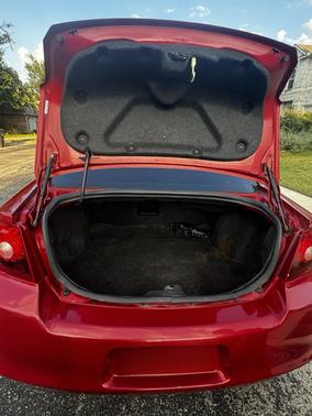 Red 2014 Dodge Avenger SE