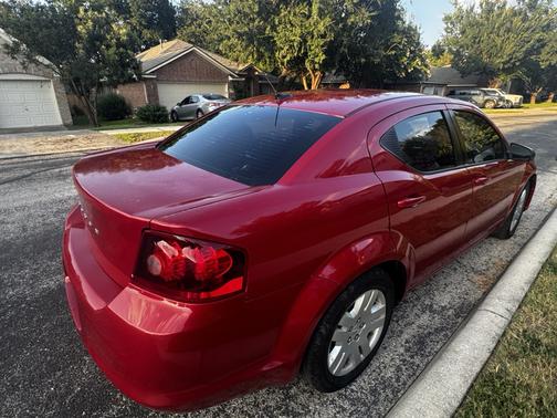 Red 2014 Dodge Avenger SE