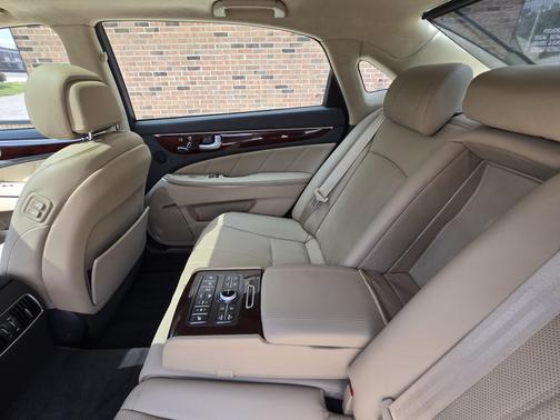 2013 Hyundai Equus Signature