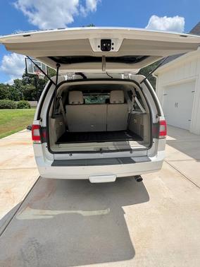 White 2016 Lincoln Navigator L Select