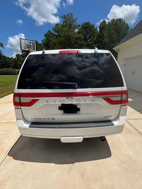 White 2016 Lincoln Navigator L Select