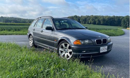 Gray 2001 BMW 325 i
