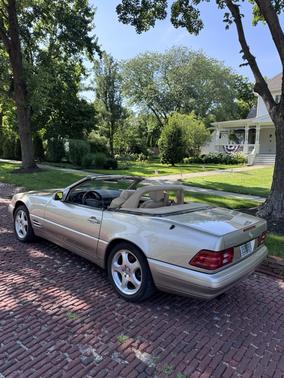 Beige 2000 Mercedes-Benz SL-Class SL 600
