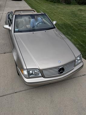 Beige 2000 Mercedes-Benz SL-Class SL 600