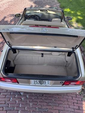 Beige 2000 Mercedes-Benz SL-Class SL 600
