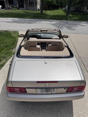Beige 2000 Mercedes-Benz SL-Class SL 600