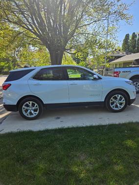 White 2018 Chevrolet Equinox LT