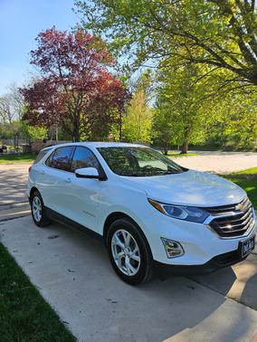 White 2018 Chevrolet Equinox LT
