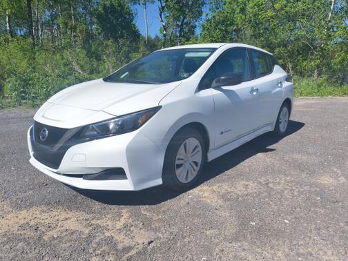 White 2018 Nissan Leaf S
