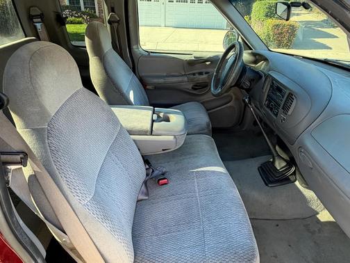 Red 1998 Ford F-150 XL SuperCab