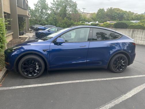 2024 Tesla Model Y Long Range