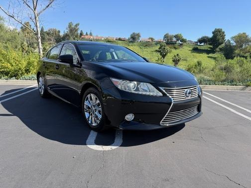 2013 Lexus ES 300h Base