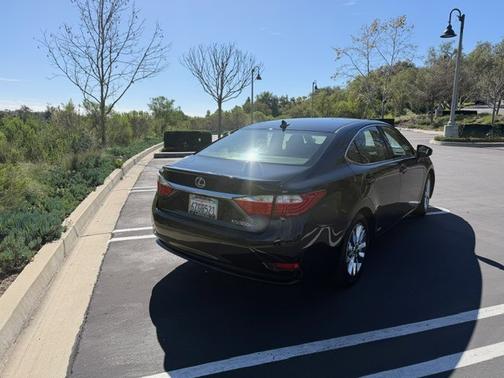 2013 Lexus ES 300h Base