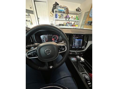2018 Volvo XC60 T6 R-Design