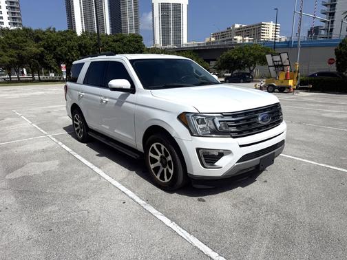 White 2019 Ford Expedition XLT