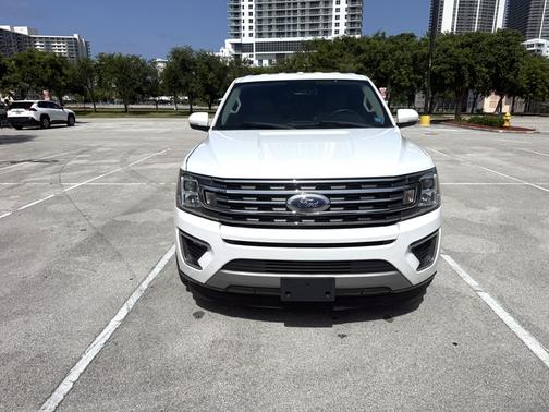 White 2019 Ford Expedition XLT