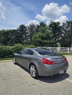 2009 INFINITI G37x Base