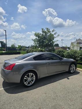 2009 INFINITI G37x Base