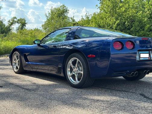 Blue 2004 Chevrolet Corvette Base