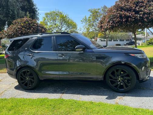 Gray 2017 Land Rover Discovery HSE LUXURY