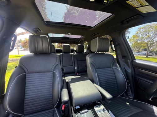 Gray 2017 Land Rover Discovery HSE LUXURY