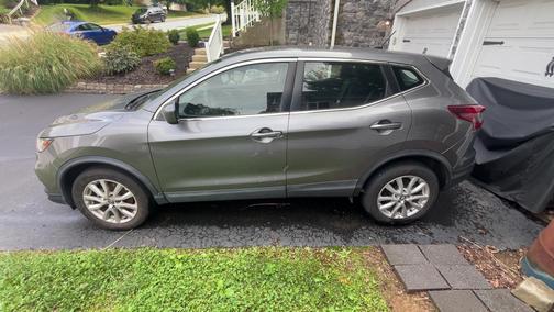 Gray 2021 Nissan Rogue Sport S